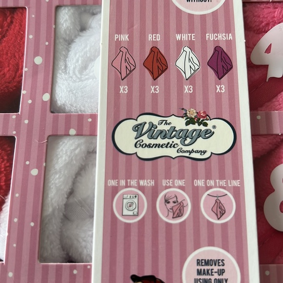 THE VINTAGE COSMETIC COMPANY 12 DAYS OF CLEANSING CLOTHS - Picture 2 of 6